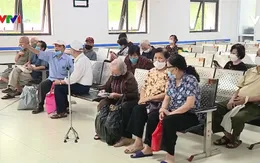 Thời tiết thất thường, người cao tuổi nhập viện tăng