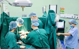 Phẫu thuật đảo gốc động mạch phức tạp cho bé sơ sinh 12 ngày tuổi