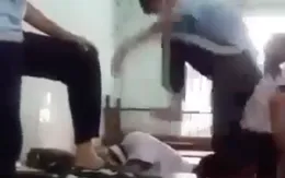 Nam sinh lớp 8 bị đánh hội đồng vì ‘thấy bạn nữ hút thuốc lá và báo giáo viên’