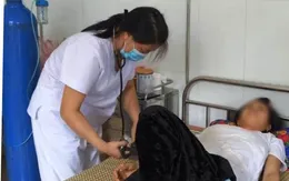 2 nhân viên y tế hiến máu cứu bệnh nhân thiếu máu nặng, sót rau sau sinh tại nhà