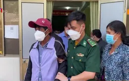 Thoát cửa tử, đoàn tụ gia đình, ngư dân vẫn muốn bám biển