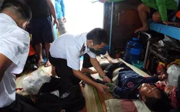 Hải quân cấp cứu thành công ngư dân gặp nạn trên biển