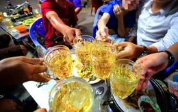 Vui Tết an toàn: tránh lạm dụng rượu bia