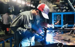 Doanh nghiệp tăng đãi ngộ để hút lao động