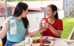 Gửi tới mẹ cha món quà sức khỏe cho mùa yêu thương luôn trọn vẹn