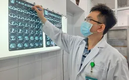 Đi khám định kỳ để ngăn ngừa ung thư tuyến giáp xâm lấn khí quản