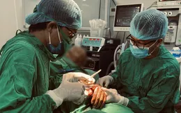 Phẫu thuật ung thư da vùng bàn tay cho cụ ông 107 tuổi