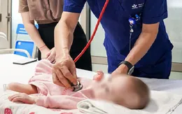 Hẹp khí quản phức tạp trên nền tim bẩm sinh, bé gái người Lào được cứu khỏi "cửa tử"
