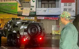 Xe thiết giáp đưa sản phụ đi sinh lúc bão đổ bộ