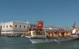 Lễ hội đua thuyền quý tộc ở Venice, Italy