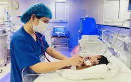 Hy hữu: Bé gái sinh non bị thủng ruột trong thời kỳ bào thai