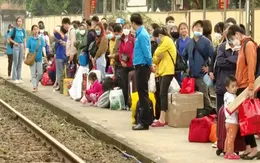 "Chuyến tàu Xuân nghĩa tình" đưa công nhân về quê ăn Tết