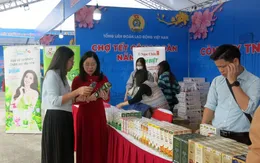 “Chợ Tết Công đoàn” đến với công nhân tỉnh Hà Nam