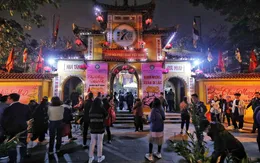 Đầu năm lễ chùa cầu may mắn, bình an