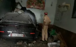 Đang nằm ngủ trong nhà bị ô tô tông tử vong