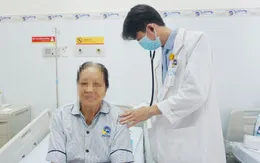 Nhập viện với gần 200 vết ong đốt khi đang thu hoạch chôm chôm