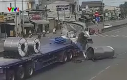 Cuộn tôn tuột xích, xô gãy cabin xe đầu kéo