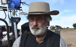 Vụ nổ súng tử vong trên phim trường "Rust": Alec Baldwin đã không tập trung trong buổi huấn luyện sử dụng súng