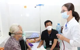 Phòng bệnh viêm phổi ở người già