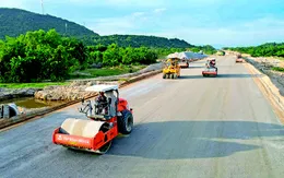 Khắc phục chậm trễ, đôn đốc giải ngân đầu tư công