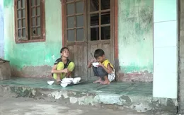 Cặp lá yêu thương: Hai chị em quanh năm suốt tháng sống xa ba mẹ