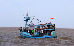 Ngăn chặn đánh bắt hải sản trái phép tại vùng biển giáp ranh