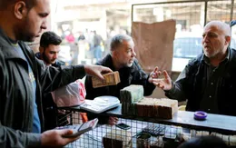 Kinh tế Iraq chao đảo do thiếu hụt ngoại tệ