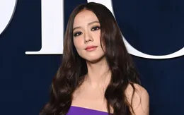 Jisoo (BLACKPINK) chiếm trọn spotlight khi tham dự Paris Fashion Week 2023