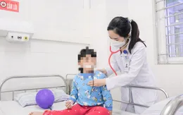 Cấp cứu bé gái bị ngộ độc do ăn bim bim có tẩm thuốc diệt chuột