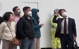 Người Nhật Bản vẫn đeo khẩu trang dù không bắt buộc