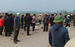 Xe máy chở 4 mẹ con va chạm với xe tải, 3 người tử vong