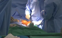Vinmec thực hiện ca thay khớp tăng trưởng đầu tiên tại Việt Nam cho bệnh nhi ung thư xương
