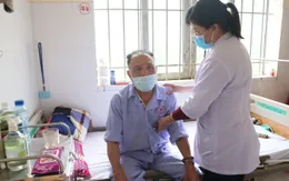 Hút thuốc lá là mối nguy hiểm gây bệnh phổi tắc nghẽn mạn tính