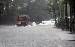 Thừa Thiên – Huế cắm biển cảnh báo, cấm đường các khu vực nguy cơ sạt trượt