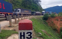 Đã thông xe trên đèo Lò Xo sau sạt lở