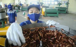 Những bóng hồng giỏi giang trong nhà máy chuyên sản xuất vũ khí, đạn dược