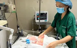 Cấp cứu kịp thời bé sơ sinh bị suy đa tạng, hít phân su nặng
