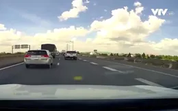Vượt ẩu trên cao tốc TP Hồ Chí Minh - Trung Lương