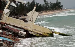 Bờ biển Hội An tiếp tục bị sạt lở nặng