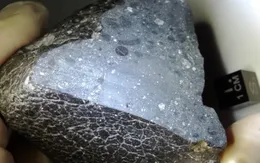 Tại sao không nên sử dụng nam châm khi tìm kiếm thiên thạch?