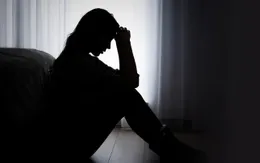 Cách giúp bản thân hoặc bạn bè thoát khỏi ý nghĩ tự tử