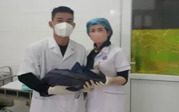2 tiếng lái xe đến trạm y tế vùng biên giới đỡ đẻ cho sản phụ người dân tộc thiểu số