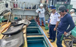 Bắt đối tượng chủ mưu vụ buôn lậu gần 70.000 lít dầu DO trên biển