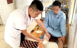 Lấy lại vận động cho bệnh nhân sau 20 năm bị sẹo co rút, nhiễm trùng do rắn cắn