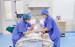 Nối bàn chân gần đứt lìa do máy cắt cỏ cho người đàn ông
