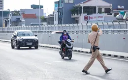 Xử lý dứt điểm tình trạng xe máy đi vào đường Vành đai 2 trên cao