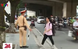 Xử lý tình trạng người đi bộ tùy tiện sang đường vi phạm luật giao thông