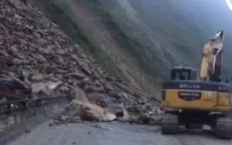 Khắc phục sạt lở đường lên Cửa khẩu Quốc tế Cầu Treo