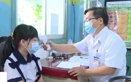 Tâm tư của những nhân viên y tế học đường kiêm nhiệm