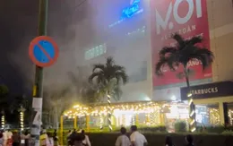Cháy ở siêu thị Lotte Mart tại TP Hồ Chí Minh, nhiều người tháo chạy